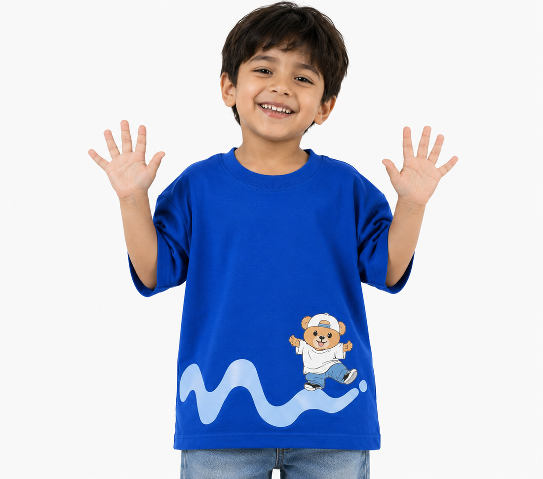 Unisex Oversized T-shirt "Happy Hop Bear"